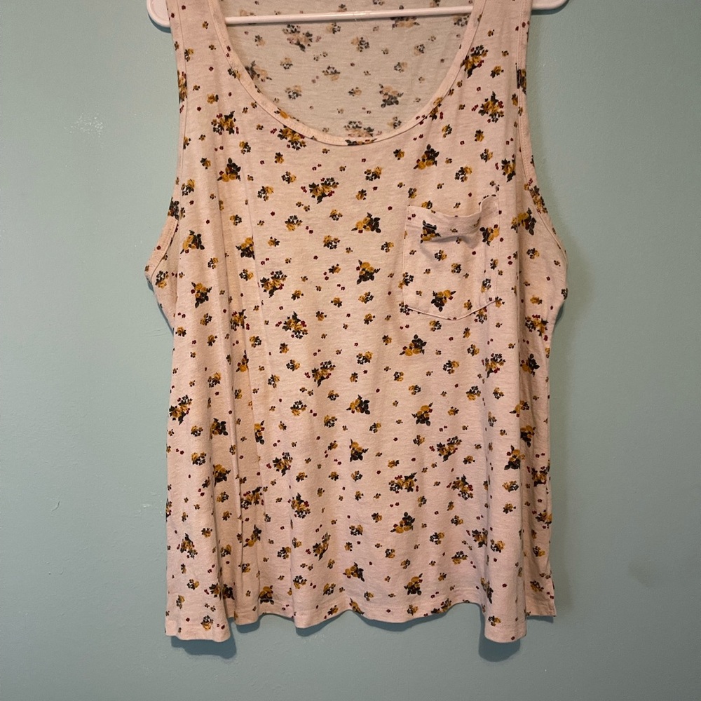 Floral tank top with pocket size 2x